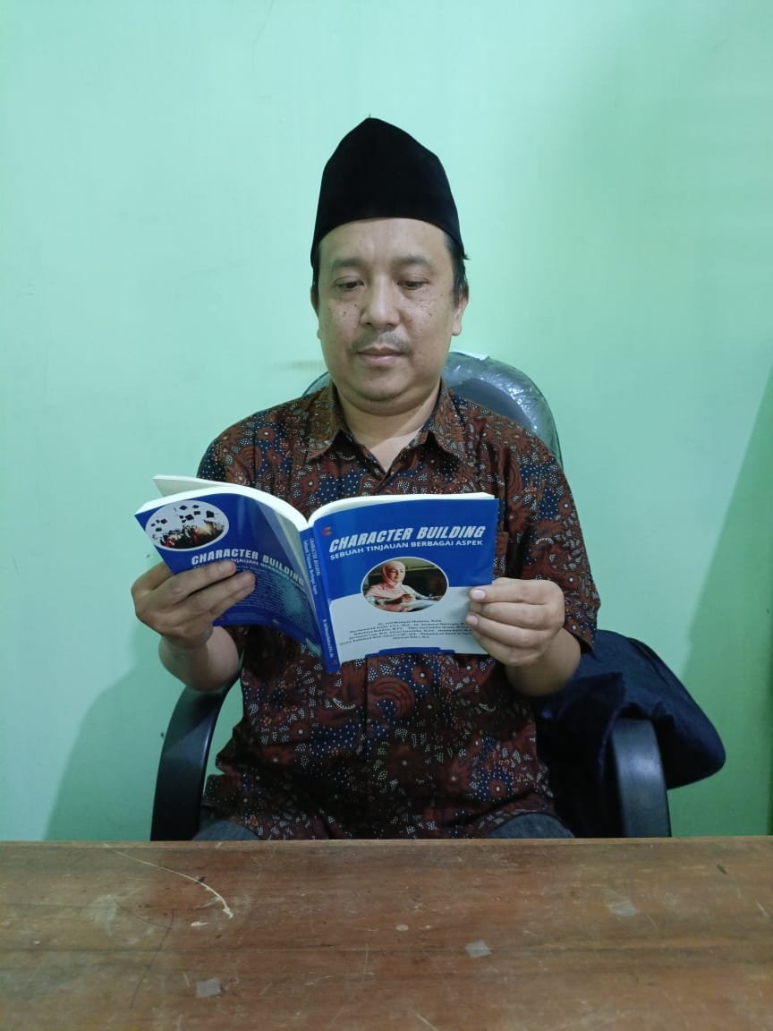 Dr. Arif Muzayin Shofwan, M.Pd